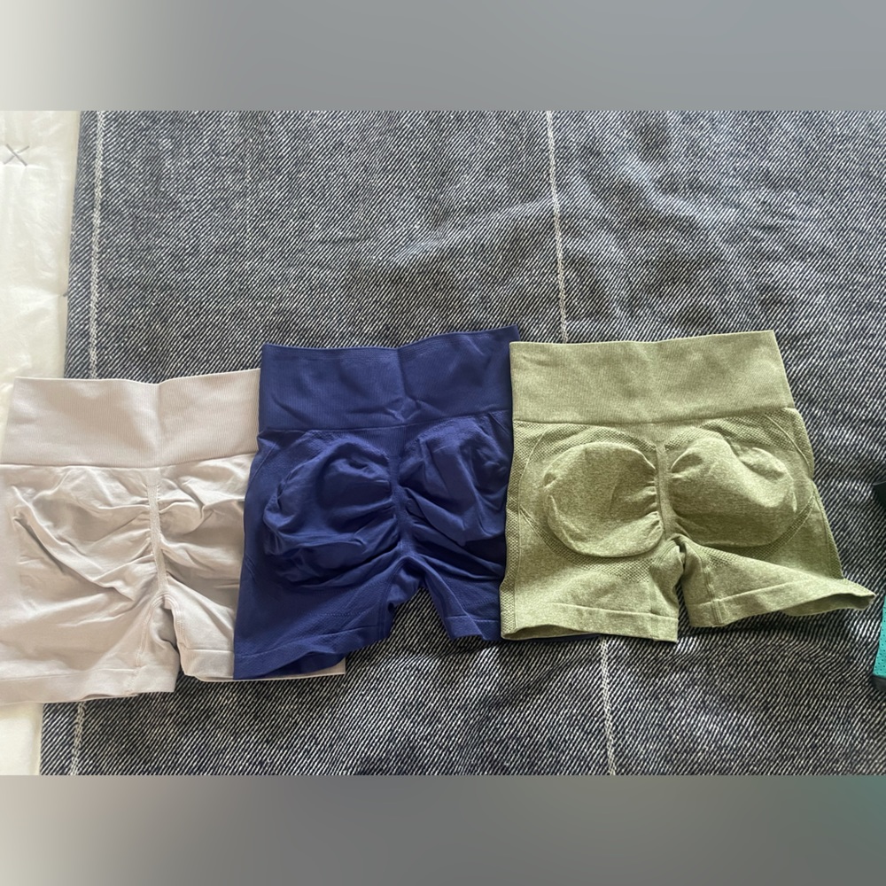 Amazon set. A little short on me so never got to wear them out